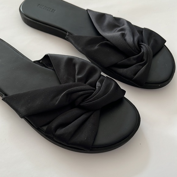 NEW forever21 Sandals - Picture 3 of 3